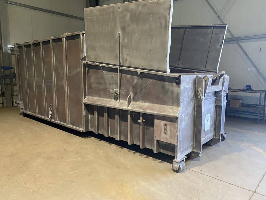 Sandstrahlen in Franken – große & kleine Anlagen | Moran AG gestrahlter Presscontainer 2 1024x768 - Sandstrahlen in Franken – große & kleine Anlagen | Moran AG